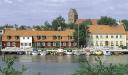 Åhus Gästis by the water